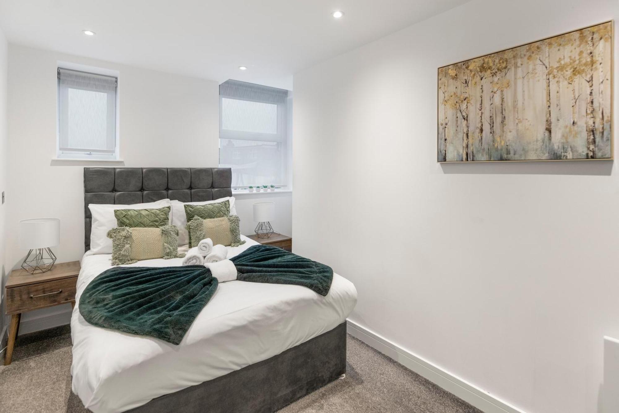 Spacious Luxury King Bed - Location