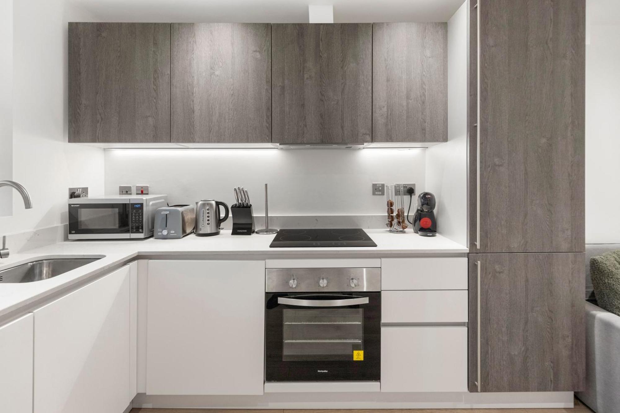 Apartment Spacious Luxury King Bed - Location London